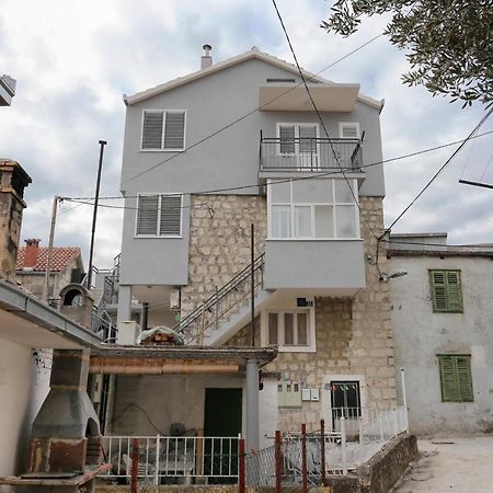 Apartments By The Sea Kastel Kambelovac, Kastela - 8679 المظهر الخارجي الصورة